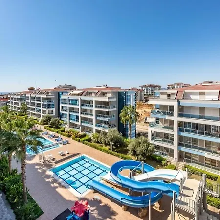 5 Stars Compound With Private Garden, Near The Sea