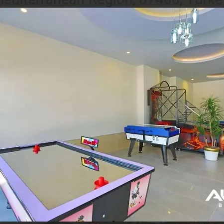 דירה 5 Stars Compound With Private Garden, Near The Sea *