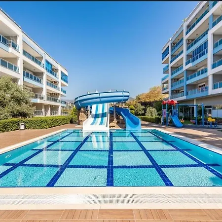 5 Stars Compound With Private Garden, Near The Sea דירה *