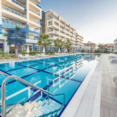 5 Stars Compound With Private Garden, Near The Sea דירה אלאניה